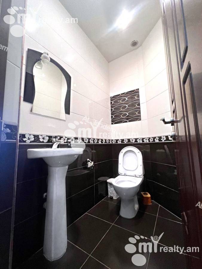 3 սենյականոց բնակարան վարձով Ծիծեռնակաբերդի խճուղի, Կենտրոն Երևան, 154275