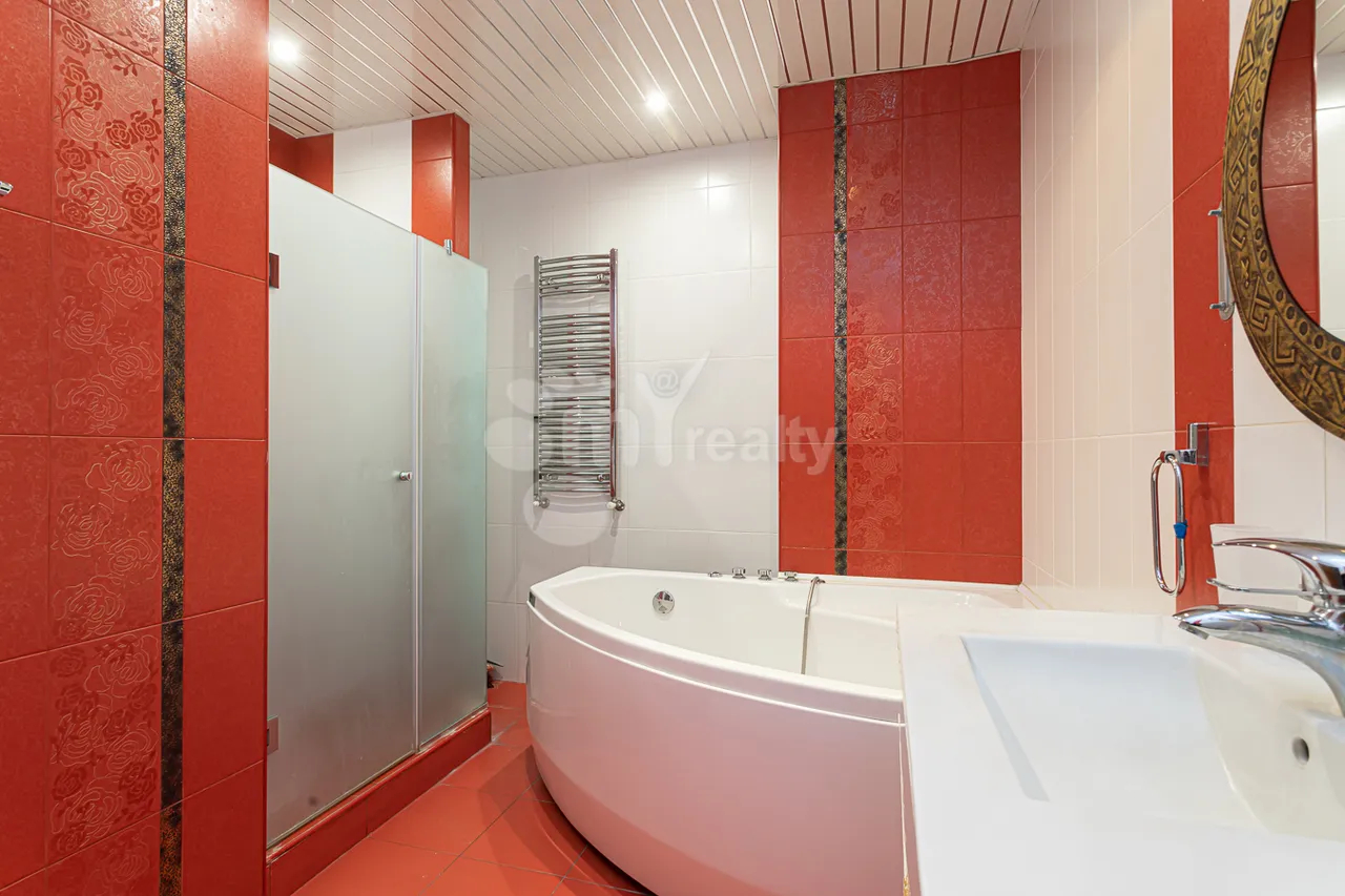 3 bedroom apartment for rent Aram St, Center Yerevan, 161208