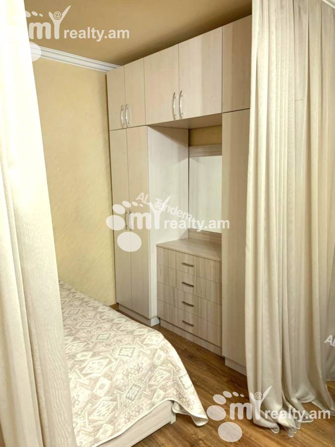 Снять 2 комнатную квартиру Бузанд ул, Центр Ереван, 136252