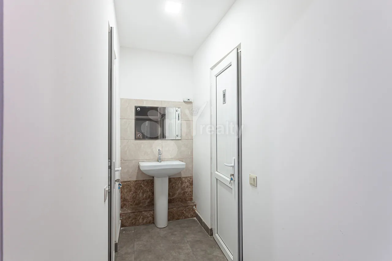 Commercial property for rent Hr.Kochar St, Arabkir Yerevan, 160950