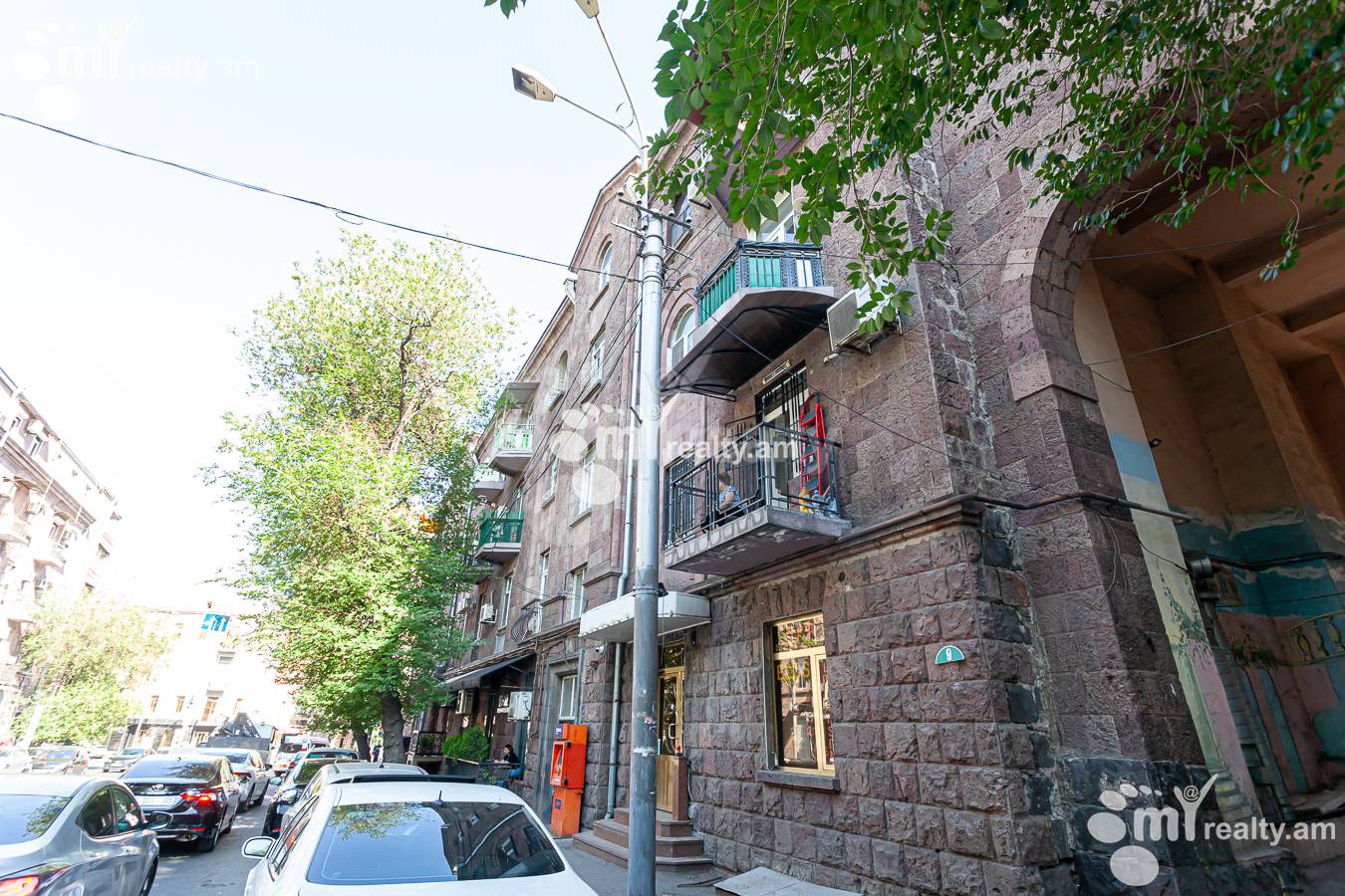 Купить 2 комнатную квартиру Паронян ул, Центр Ереван, 155745