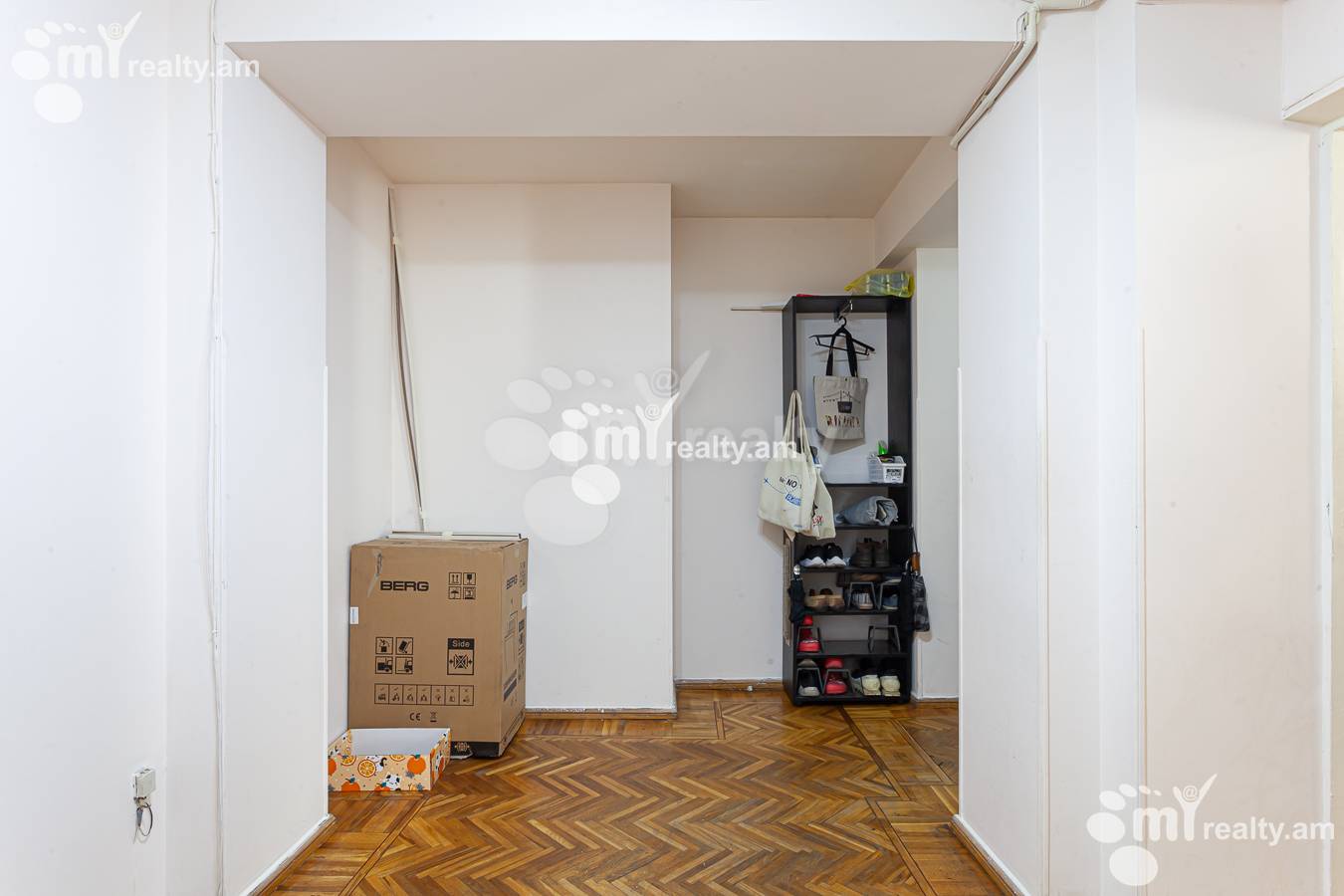 3 bedroom apartment for sale خیابان پوشکین, مرکز شهر ایروان, 155584