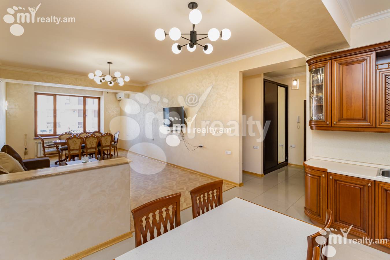 Купить 3 комнатную квартиру Антараин ул, Центр Ереван, 135777