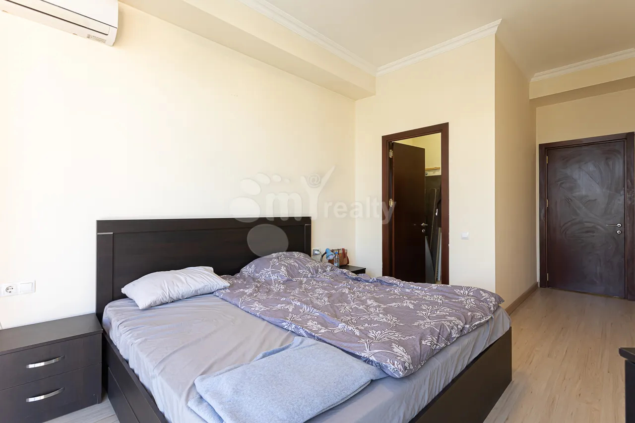4 bedroom apartment for sale Antarayin St, Center Yerevan, 157846