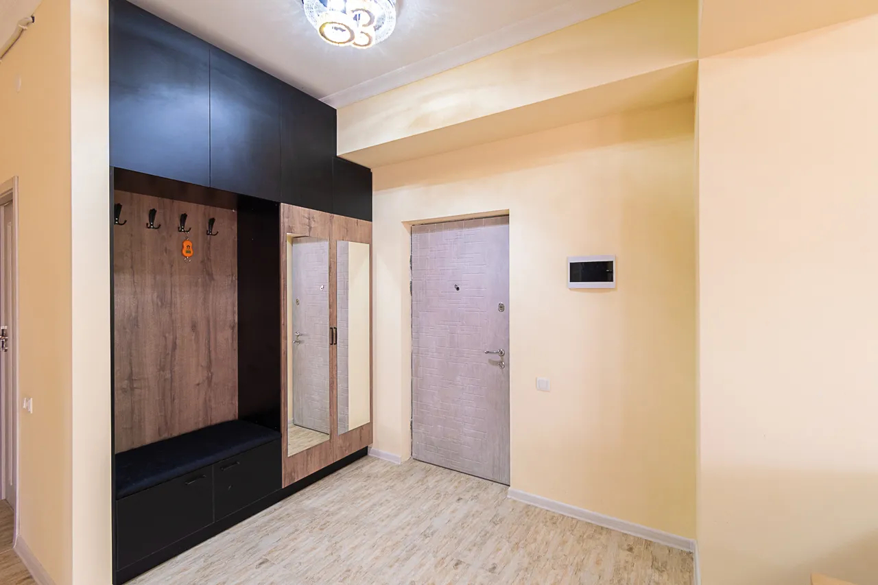 3 bedroom apartment for rent Paronyan St, Center Yerevan, 161921