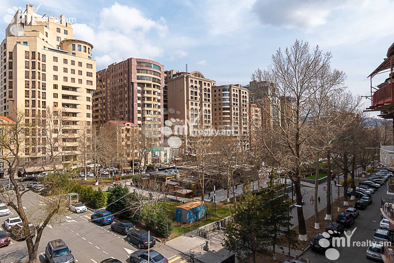 Купить 3 комнатную квартиру Бузанд ул, Центр Ереван, 139985