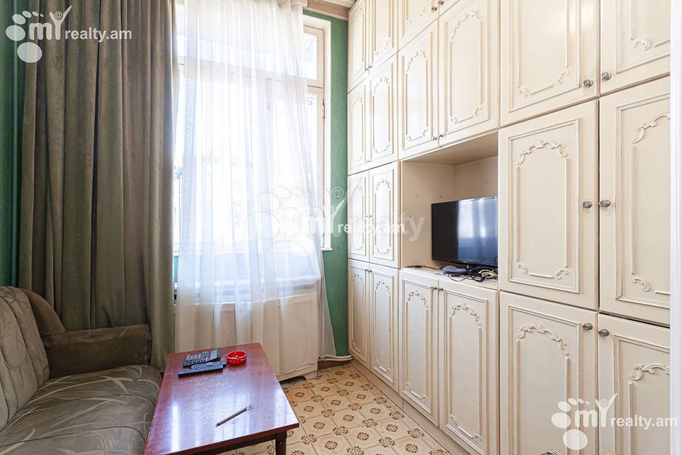 3 bedroom apartment for sale Isahakyan St, Center Yerevan, 154660
