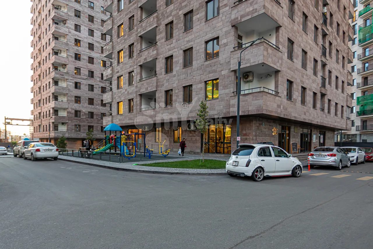 4 bedroom apartment for sale خیابان آدونس, عربگیر ایروان, 157885