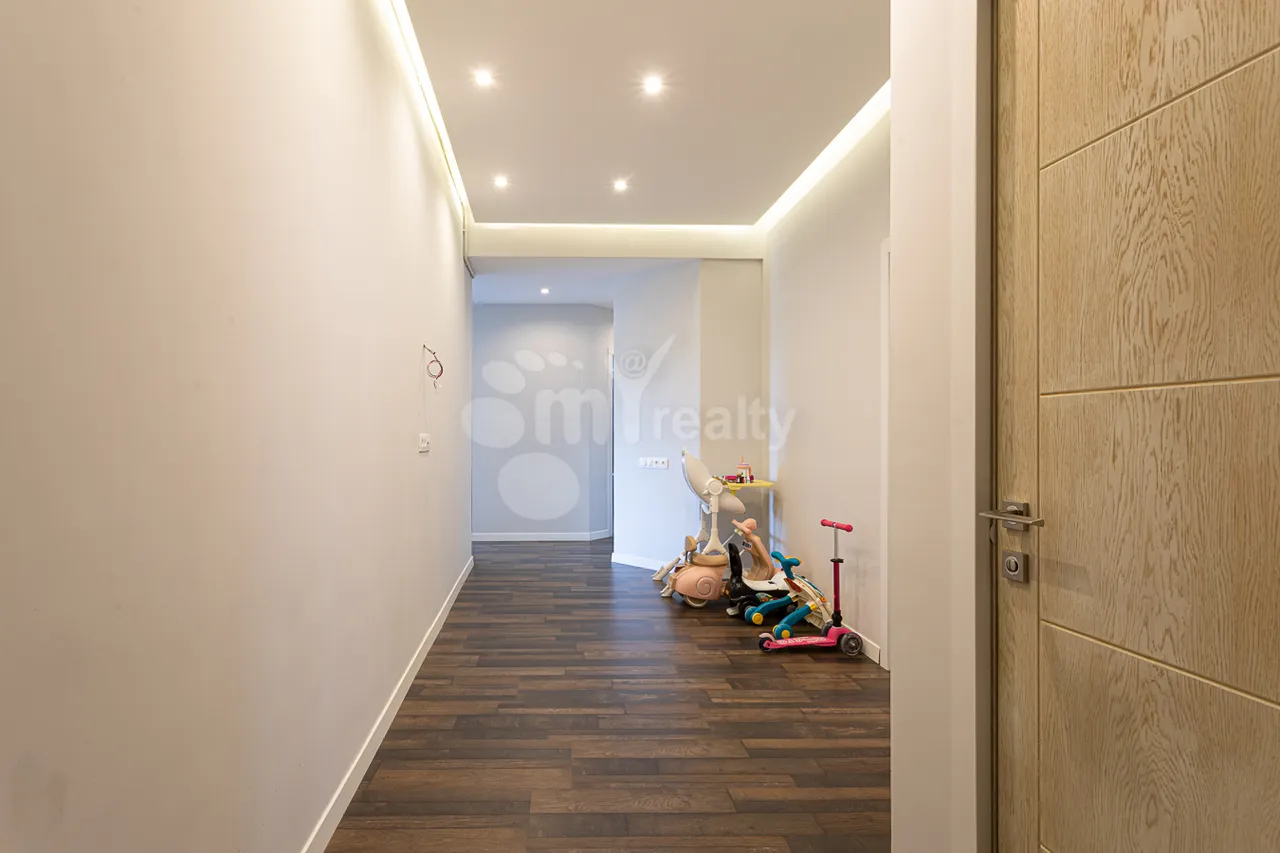 4 bedroom apartment for sale Kievyan St, Arabkir Yerevan, 157370