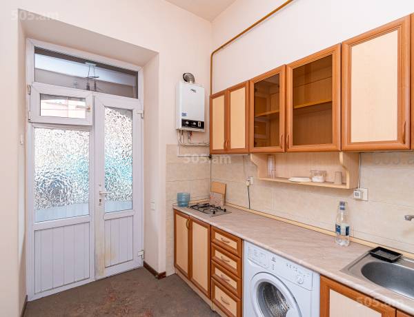 1-senyakanoc-bnakaran-vacharq-Yerevan-Center