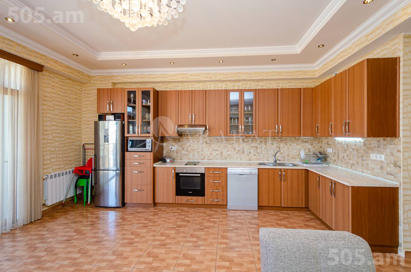 Купить 2 комнатную квартиру Арам ул, Центр Ереван, 152026