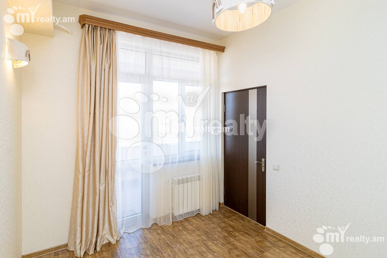 Купить 3 комнатную квартиру Цицернакаберд шоссе, Центр Ереван, 136096