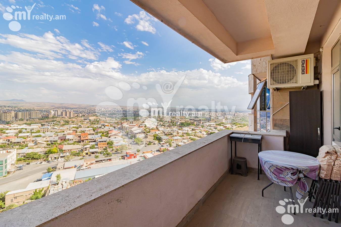 Купить 3 комнатную квартиру Цицернакаберд шоссе, Центр Ереван, 136096