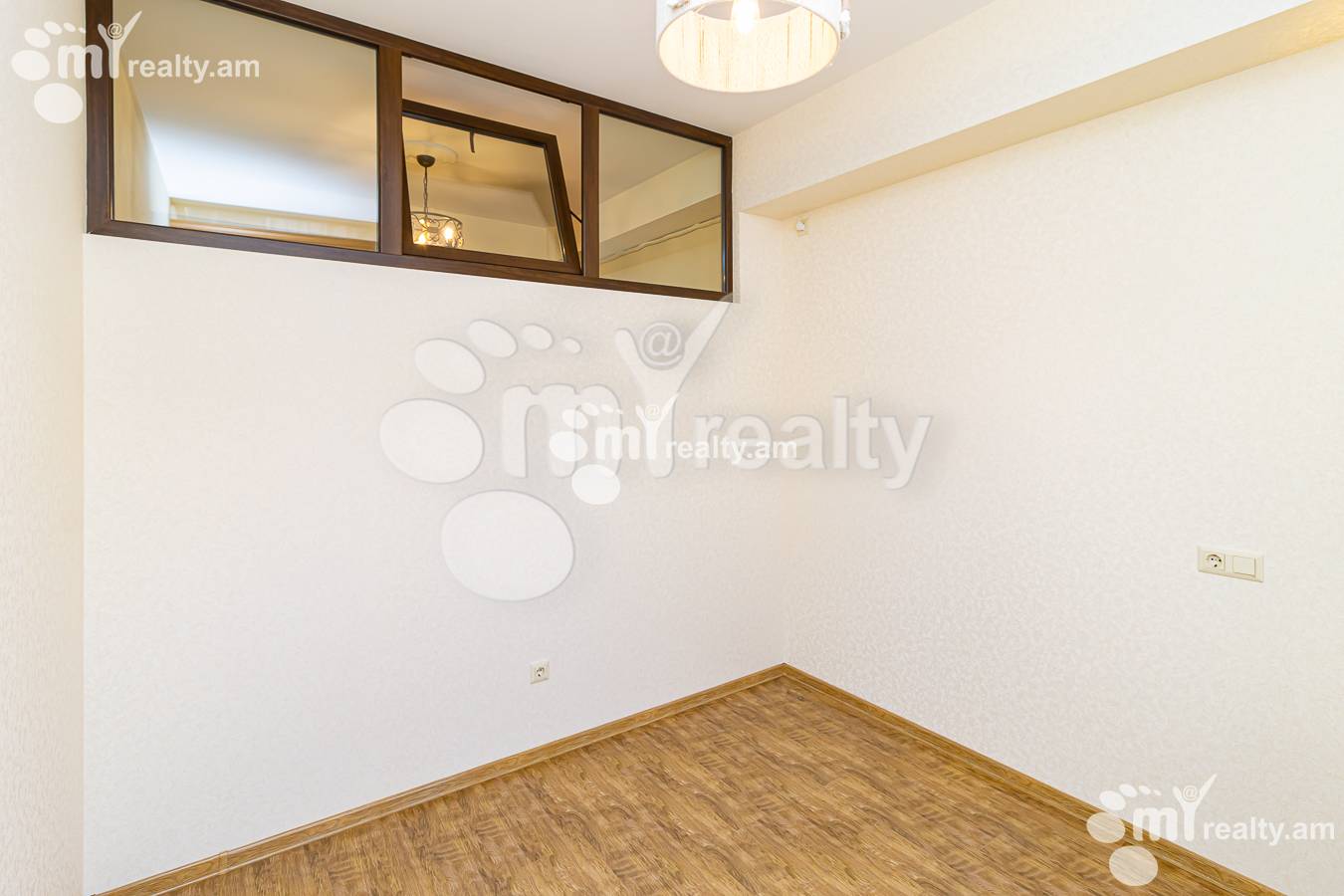 Купить 3 комнатную квартиру Цицернакаберд шоссе, Центр Ереван, 136096