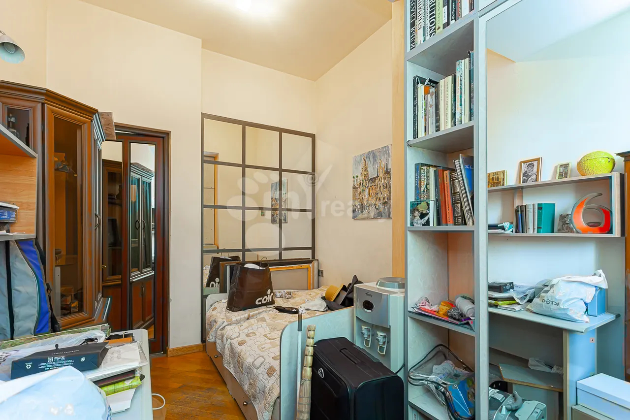 5 bedroom apartment for rent Teryan St, Center Yerevan, 158100