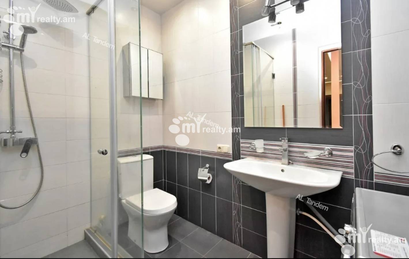 3 սենյականոց բնակարան  Վ.Վաղարշյան փող, Արաբկիր Երևան, 145269