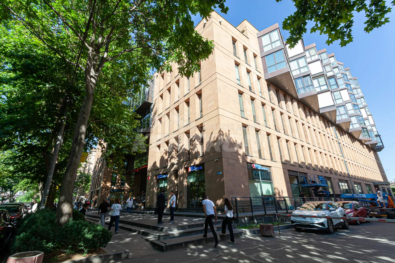 3 bedroom apartment for sale خیابان وازگِن سارگیسیان, مرکز شهر ایروان, 159354