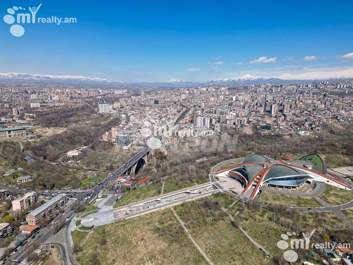 Купить 4 комнатную квартиру М․ Мелконян ул, Центр Ереван, 155072