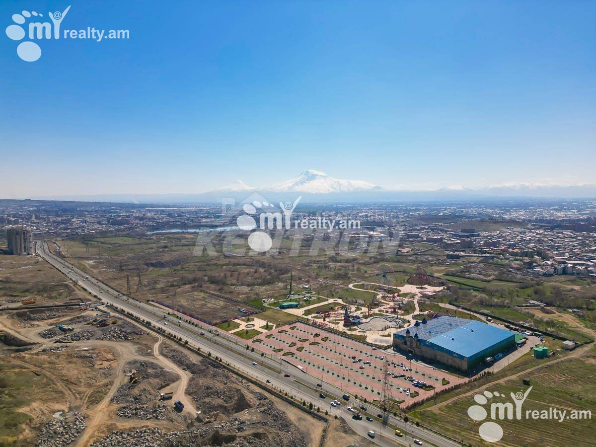 Купить 4 комнатную квартиру М․ Мелконян ул, Центр Ереван, 155072