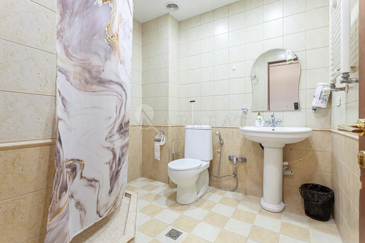 3 bedroom apartment for sale Abovyan St, Center Yerevan, 157551