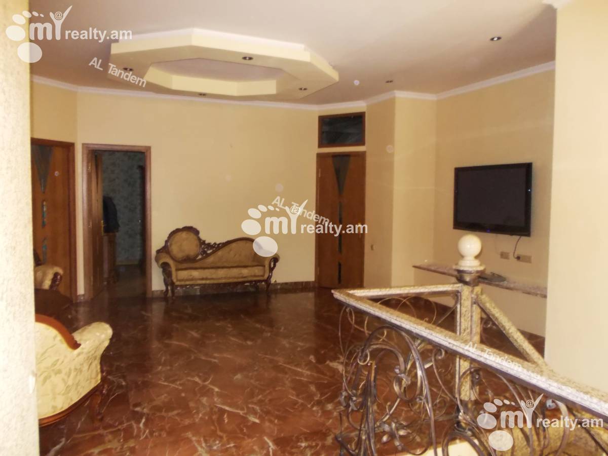 5 bedroom apartment for rent Deghatan St, Center Yerevan, 122413