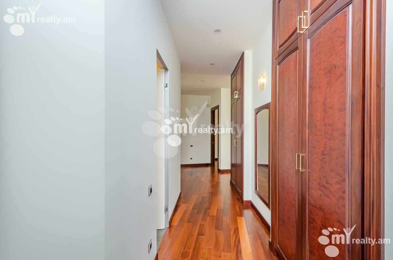 4 bedroom apartment for rent Moskovyan St, Center Yerevan, 153412