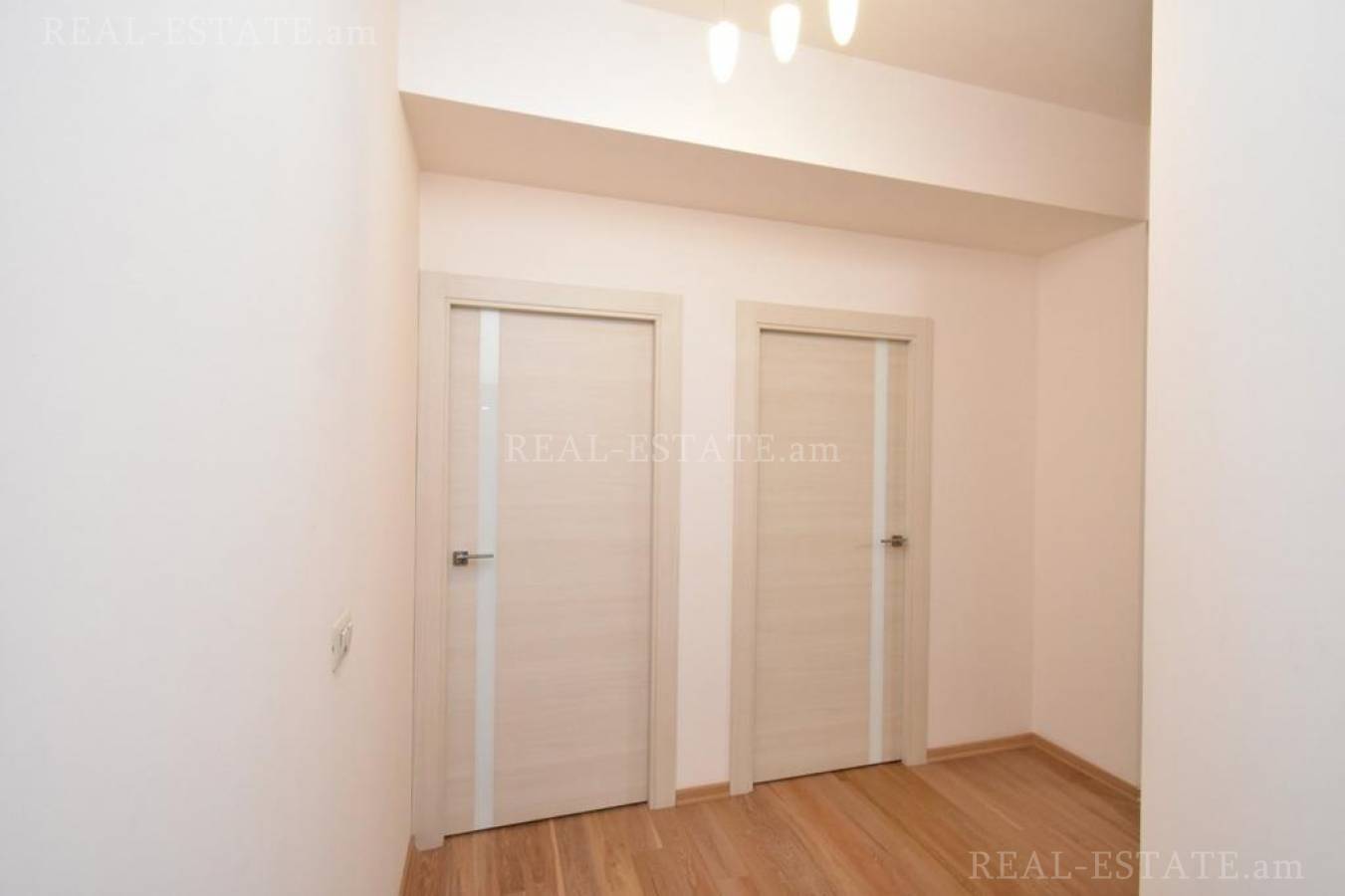 4 bedroom apartment for rent Leo St, Center Yerevan, 128238