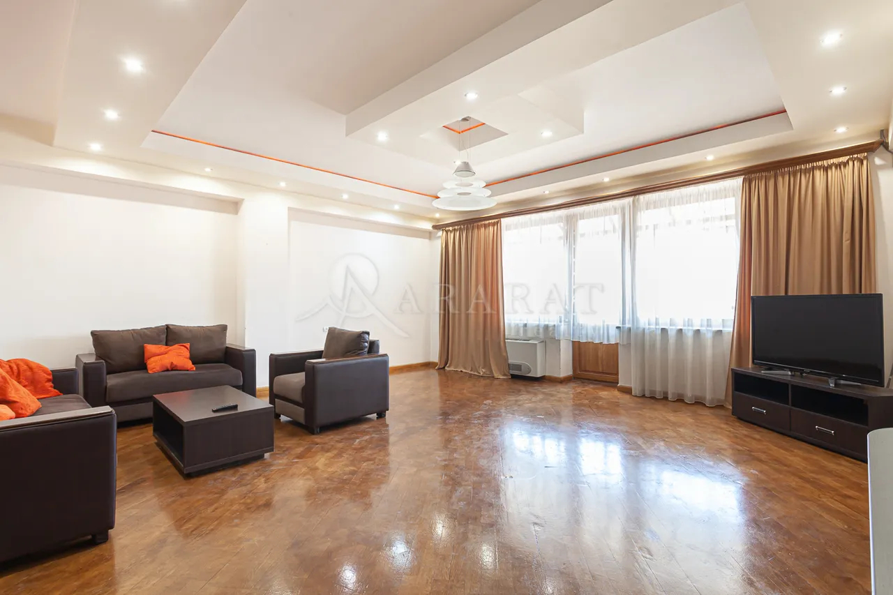 3 bedroom apartment for sale (خیابان نورترن (شمالی, مرکز شهر ایروان, 159097