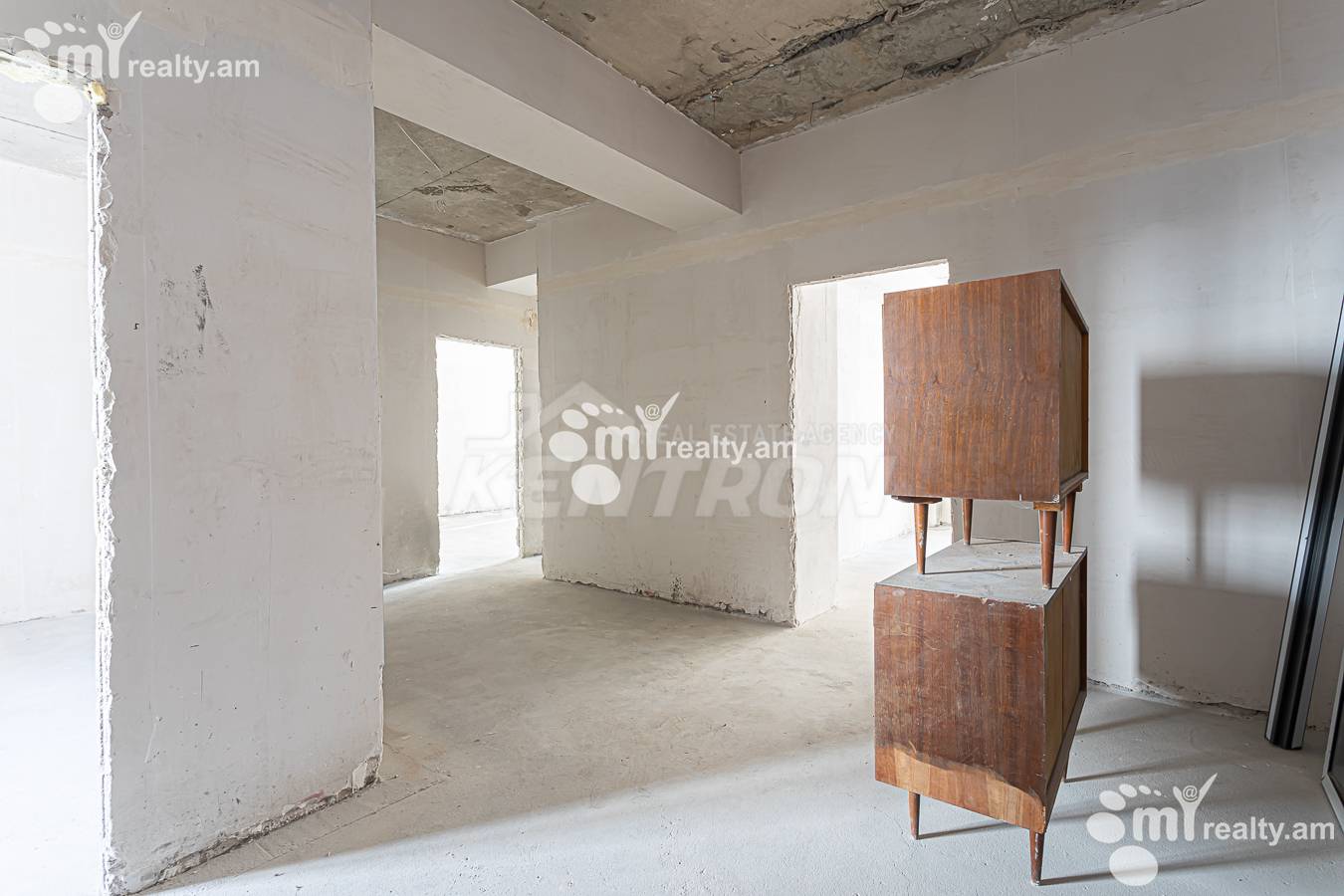 4 bedroom apartment for sale خیابان گِریبودوف, عربگیر ایروان, 156739