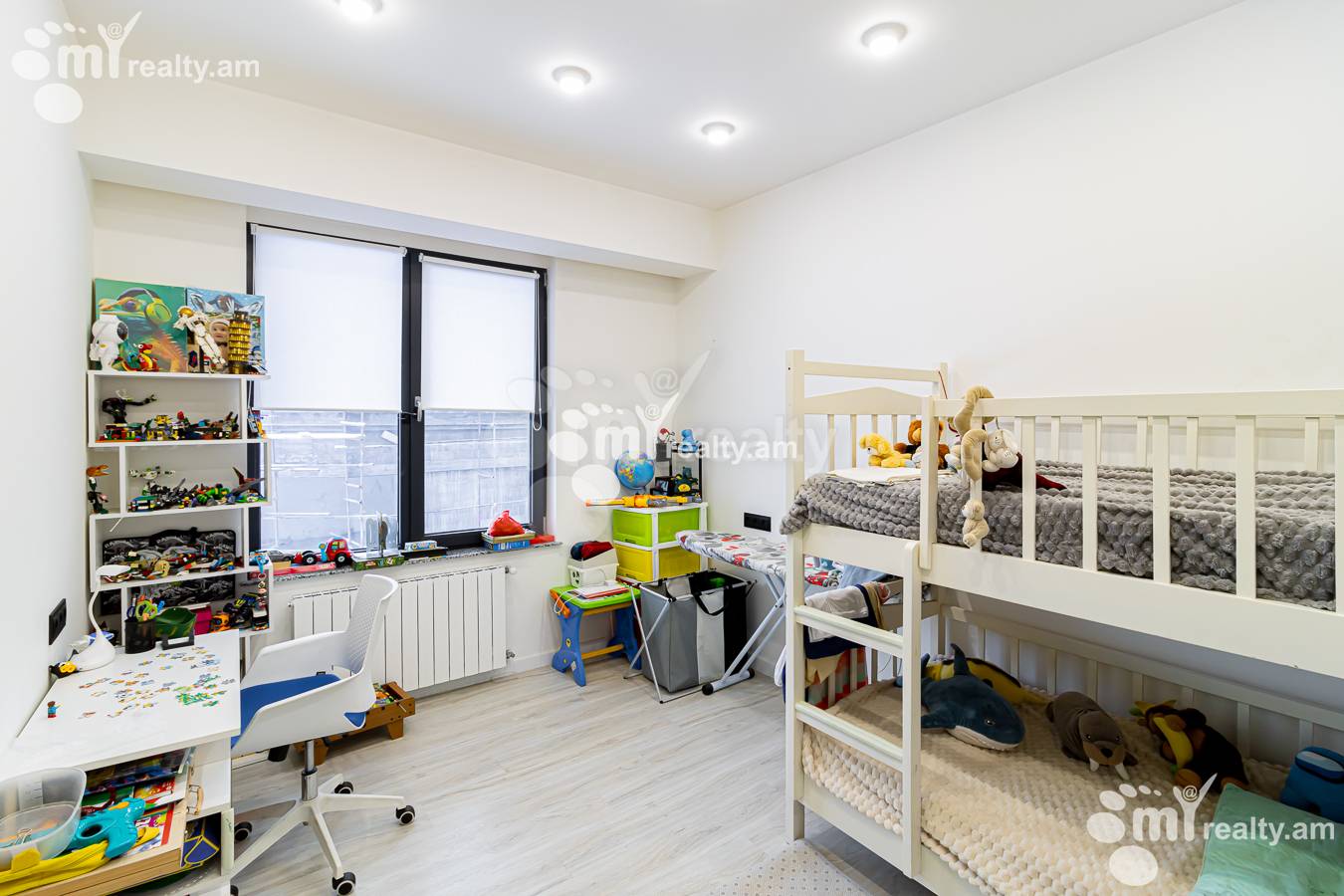 4 bedroom apartment for sale خیابان آخبیور سِروب, عربگیر ایروان, 154762