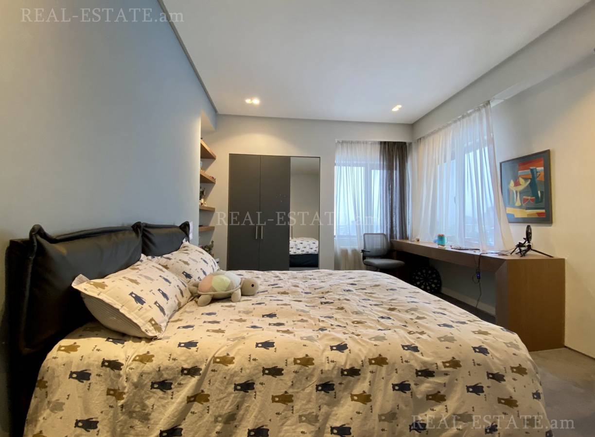 Купить 4 комнатную квартиру Антараин ул, Центр Ереван, 107579