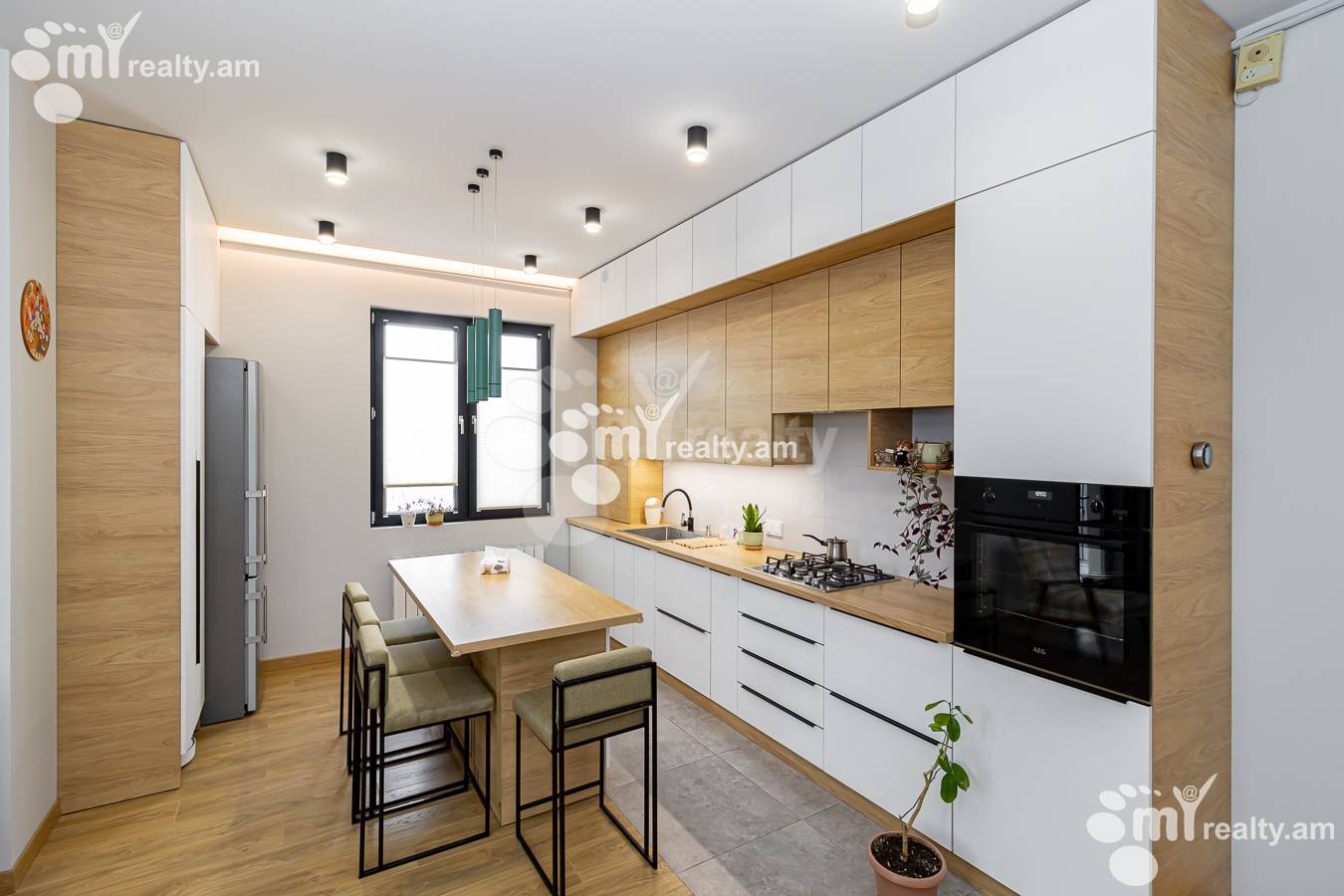 4 bedroom apartment for sale Nansen St, Nor-Nork Yerevan, 146710