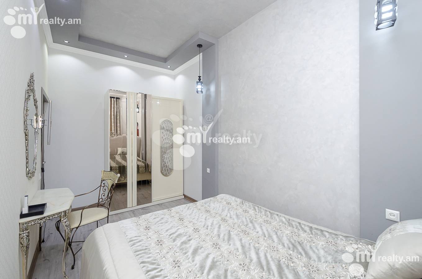 3 bedroom apartment for sale خیابان قازار پارپِتسی, مرکز شهر ایروان, 151956