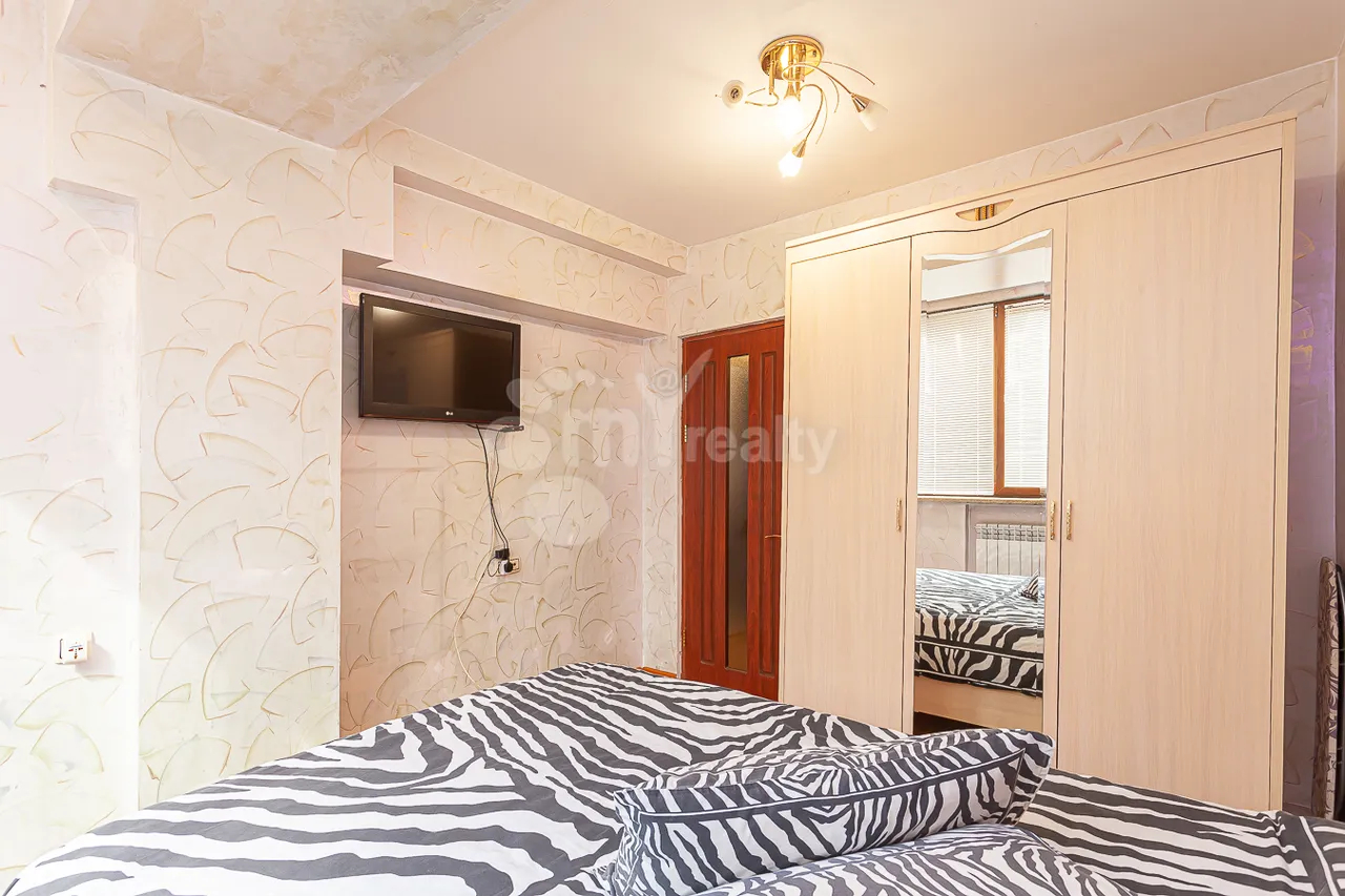 2 սենյականոց բնակարան վարձով Սայաթ-Նովայի պող, Կենտրոն Երևան, 158595