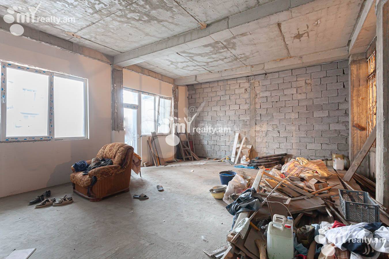 3 սենյականոց բնակարան  Ա.Պետրոսյան փող, Կենտրոն Երևան, 154245