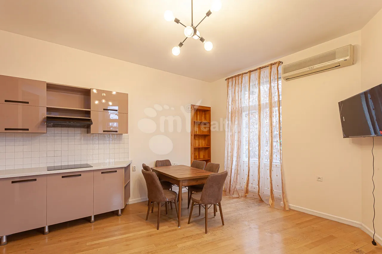 Купить 2 комнатную квартиру Маштоца пр, Центр Ереван, 160208