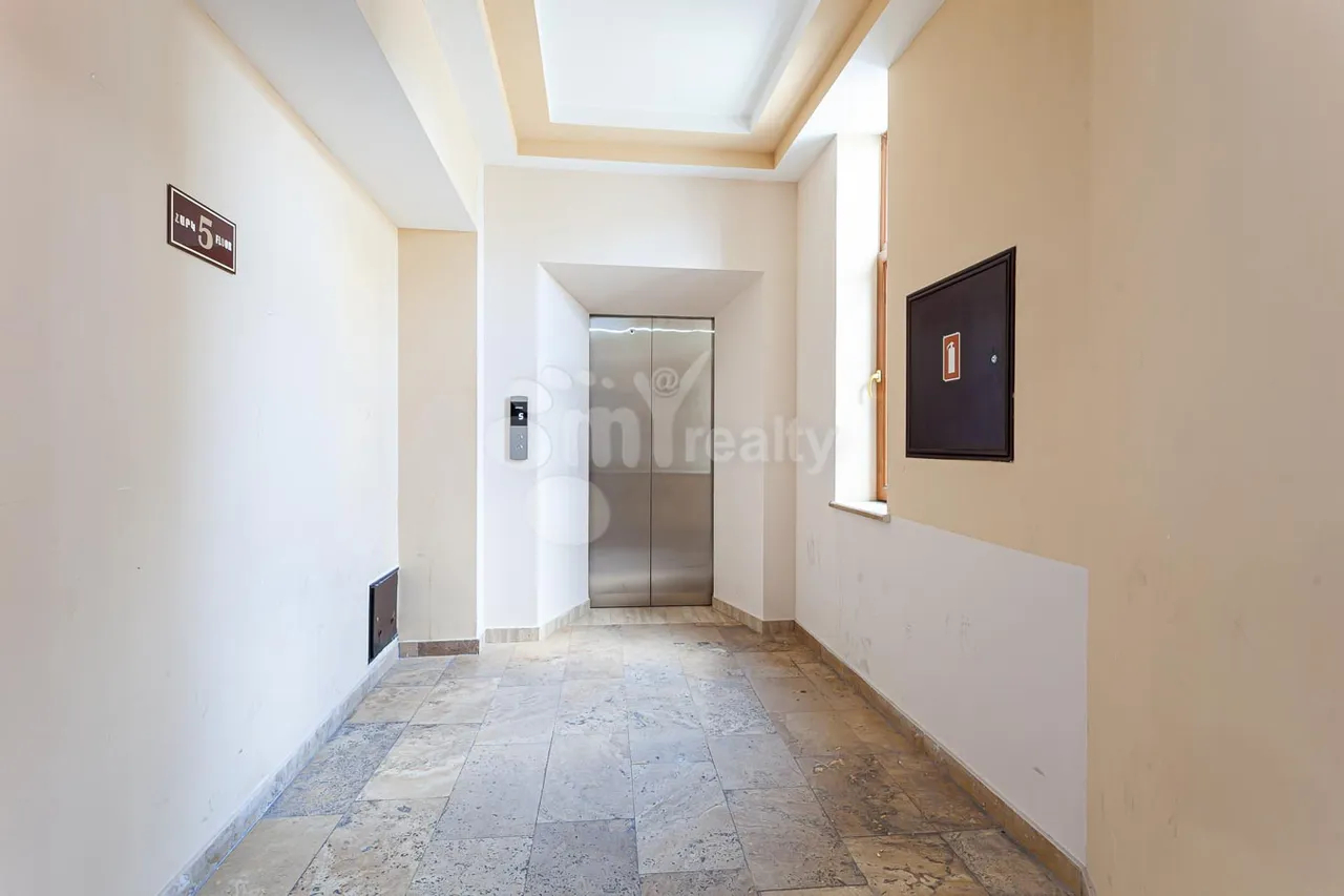 3 bedroom apartment for sale Abovyan St, Center Yerevan, 157552