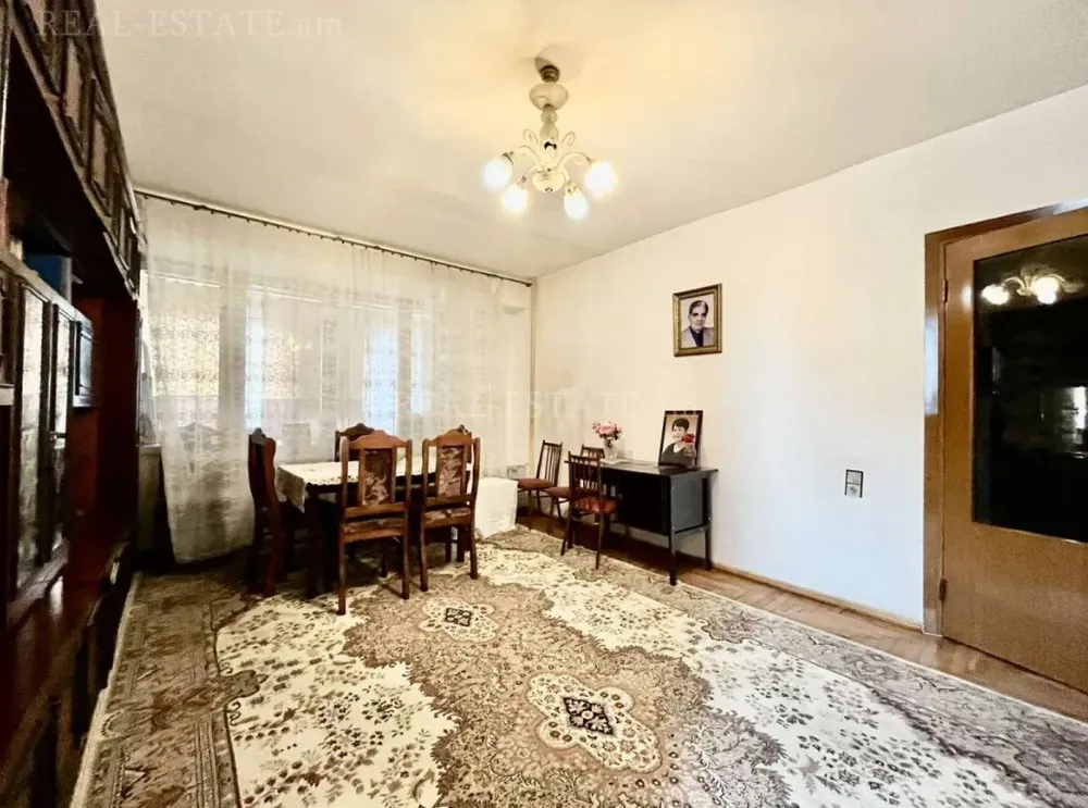 bnakaran/3-senyakanoc/D.+Demirchyan+St/Center/Yerevan