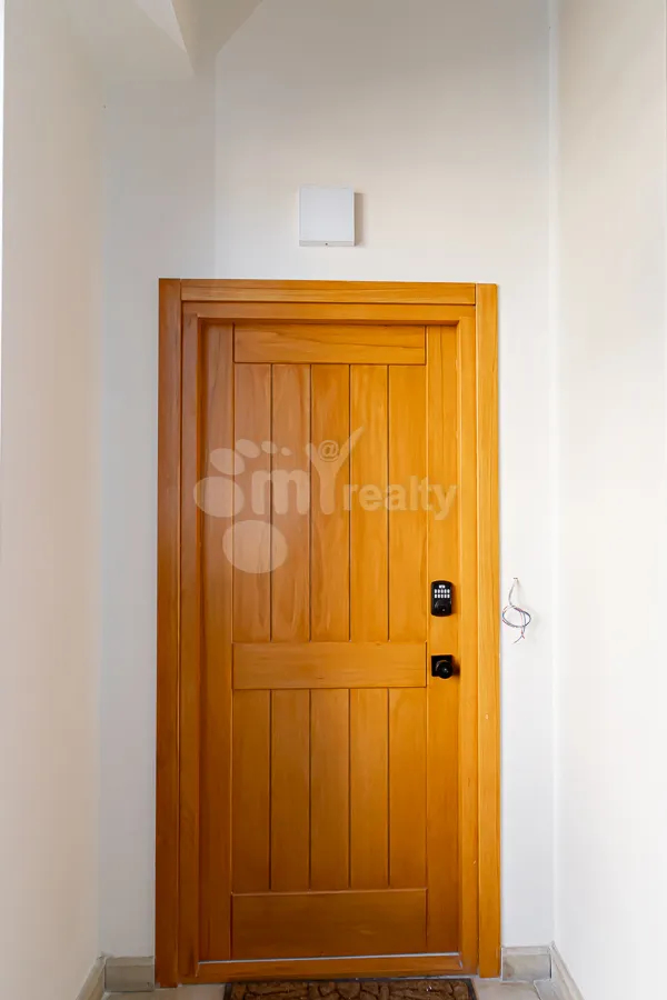 3 bedroom apartment for rent Antarayin St, Center Yerevan, 161496