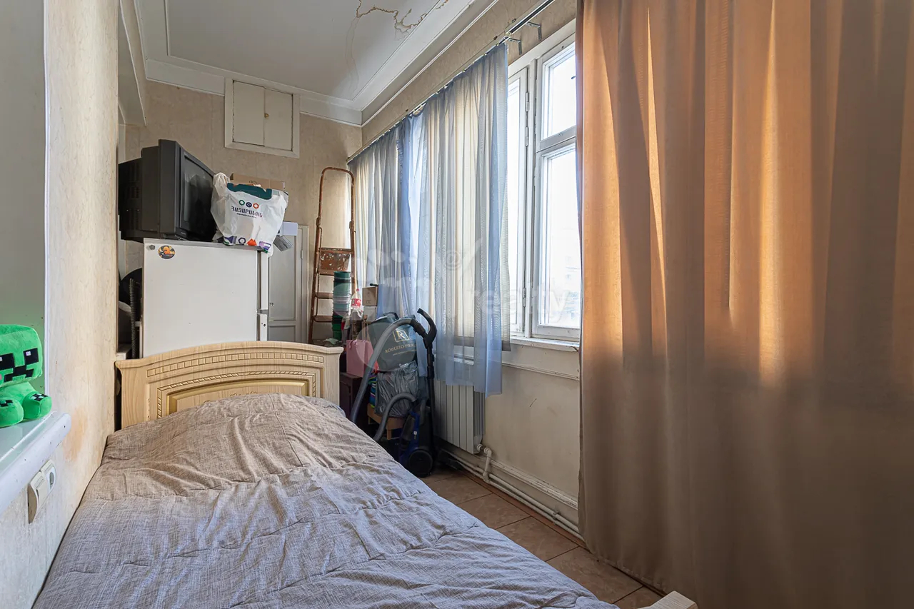 3 bedroom apartment for sale Paronyan St, Center Yerevan, 157421