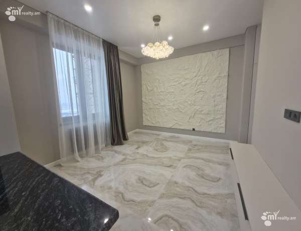 3-senyakanoc-bnakaran-vacharq-Yerevan-Center