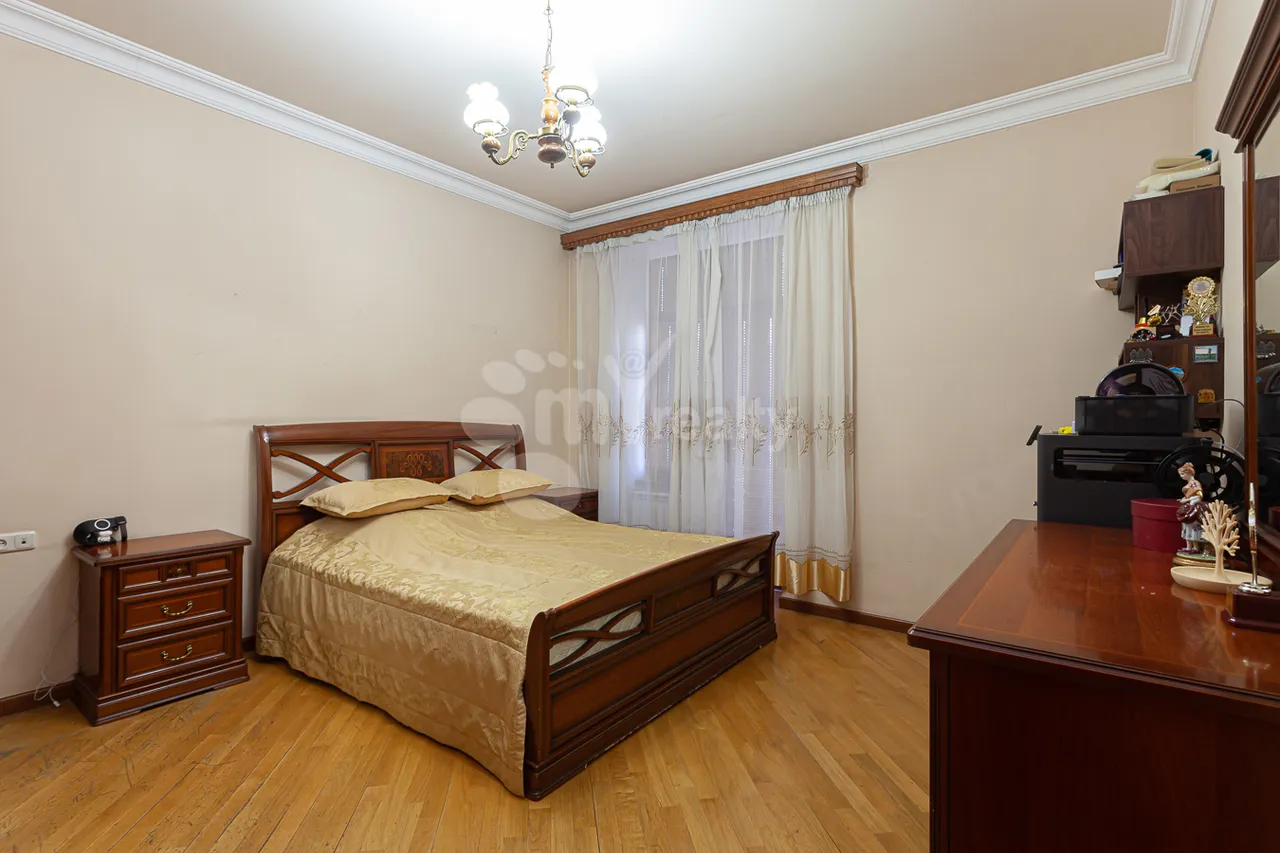 3 սենյականոց բնակարան  Բաղրամյան պող(Կենտրոն), Կենտրոն Երևան, 160865