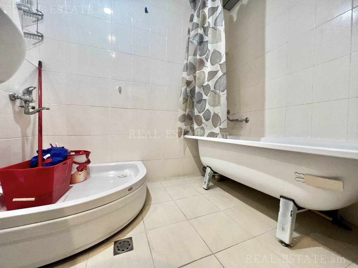 2 սենյականոց բնակարան  Սունդուկյան փող, Արաբկիր Երևան, 129637