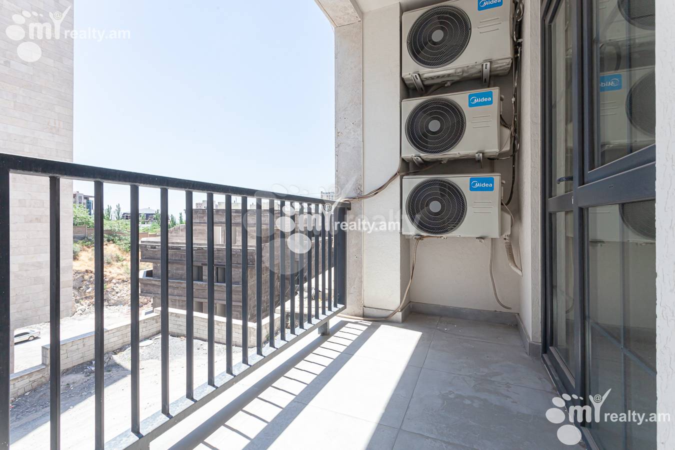 Снять 3 комнатную квартиру Ерзнкян ул, Арабкир Ереван, 155866