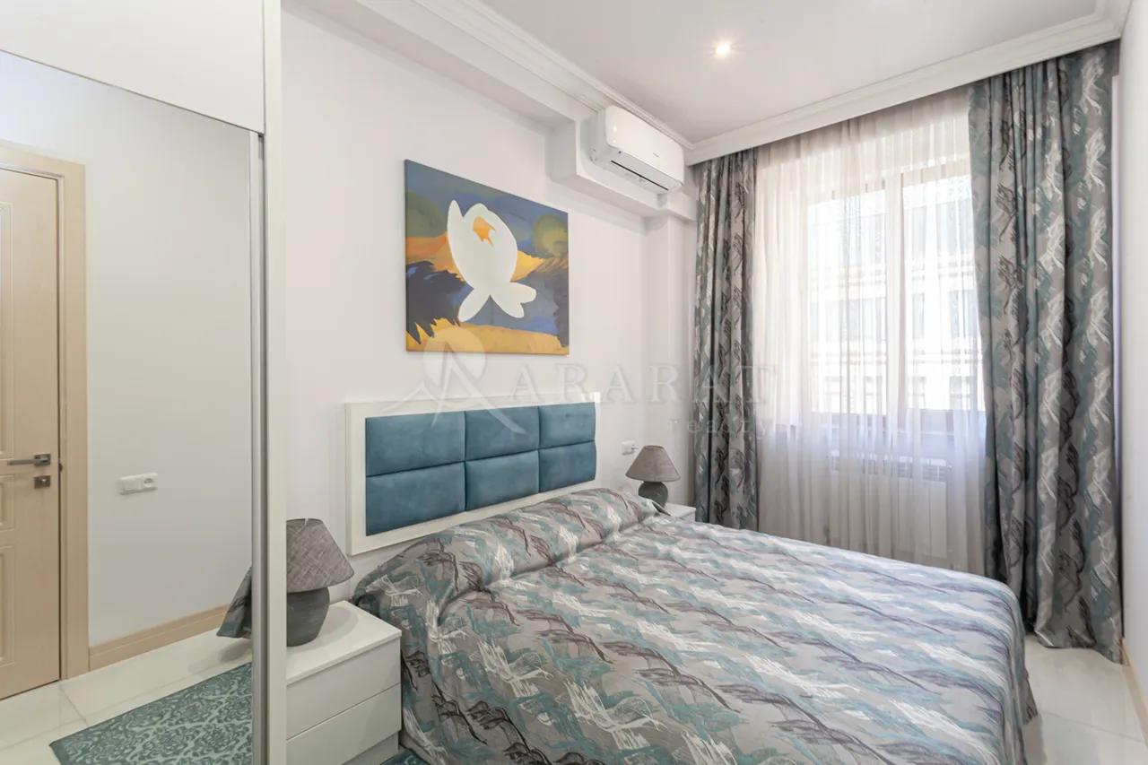 3 սենյականոց բնակարան  Ամիրյան փող, Կենտրոն Երևան, 159135