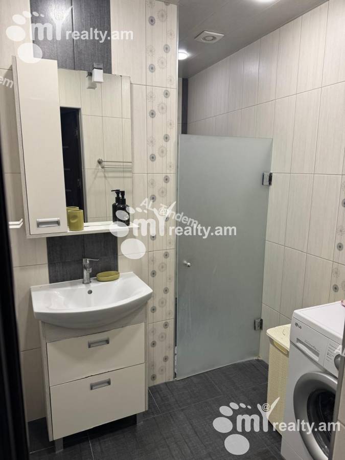 3 սենյականոց բնակարան վարձով Դ. Դեմիրճյան փող, Կենտրոն Երևան, 156756