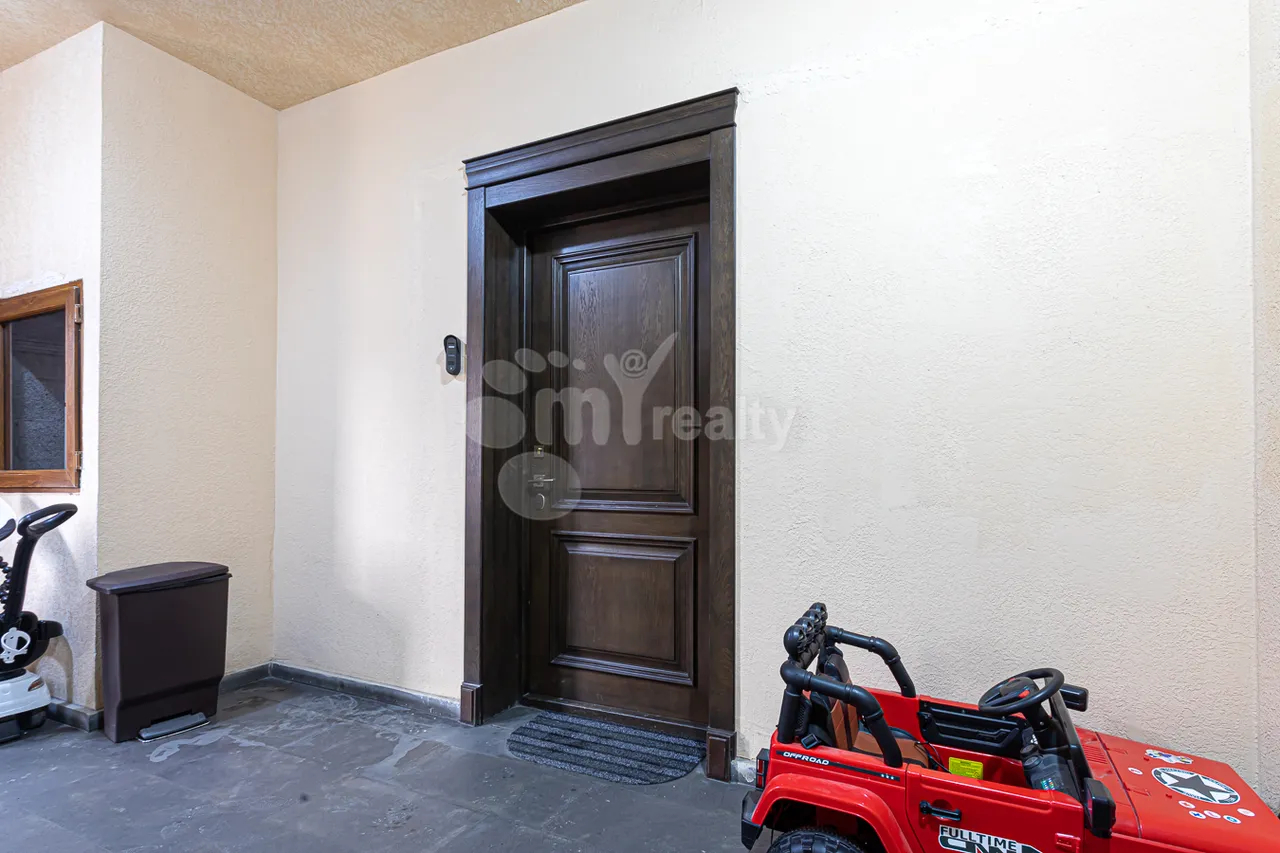 4 bedroom apartment for sale Aram St, Center Yerevan, 159224