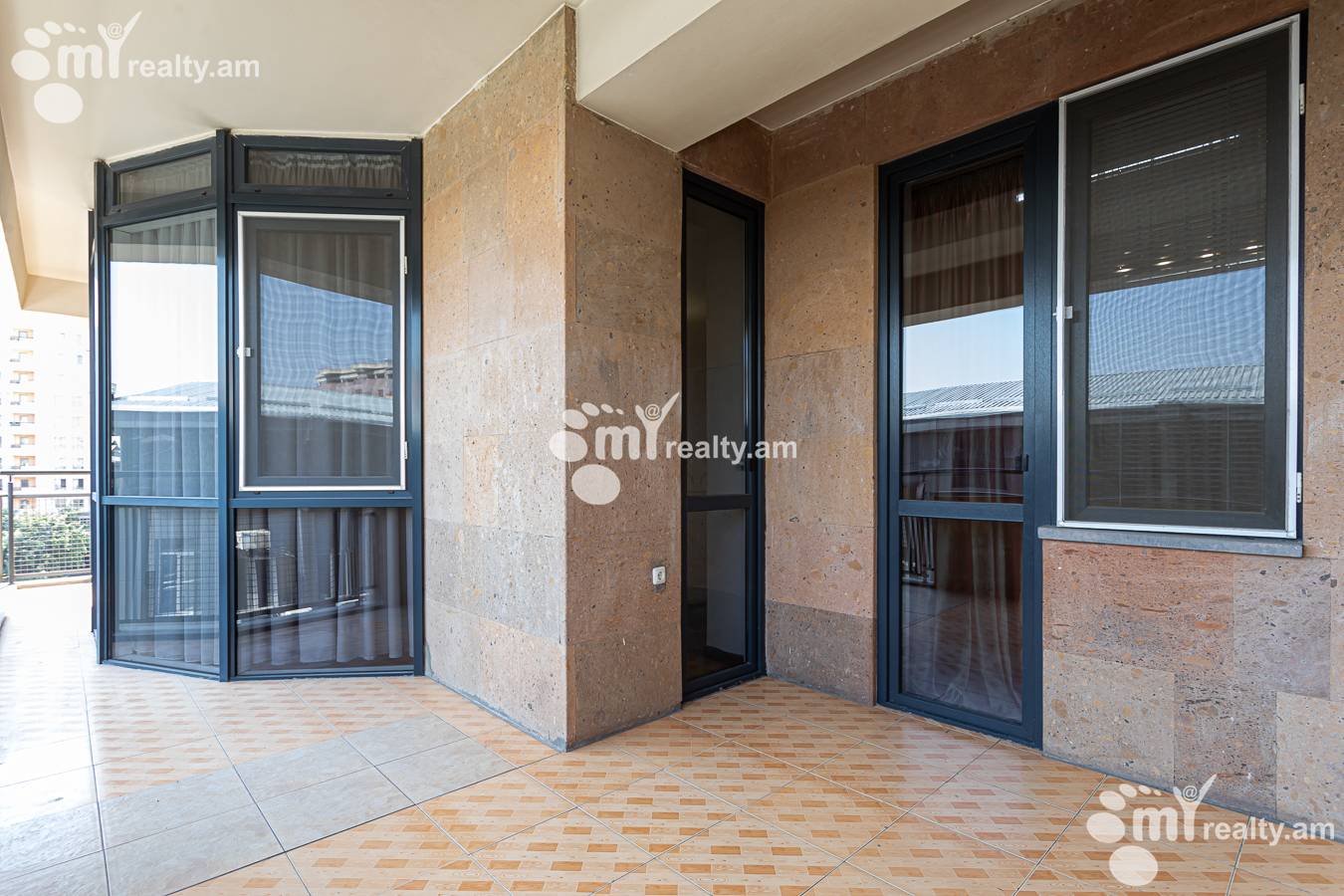 4 bedroom apartment for rent خیابان امیریان, مرکز شهر ایروان, 156946