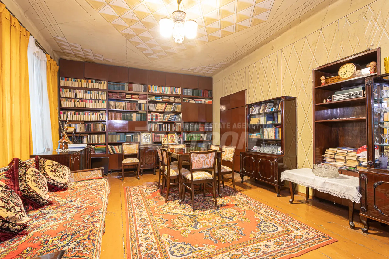 Купить 3 комнатную квартиру Ханджян ул, Центр Ереван, 157733