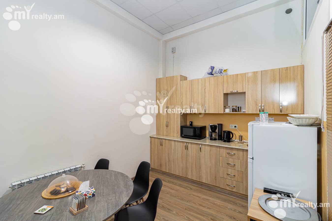 Снять коммерческoе помещение Арам ул, Центр Ереван, 150378